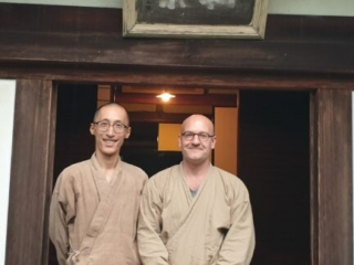 Sokan-osho-vater-reding Seikenji Zen Tempel in Kyoto Japan
