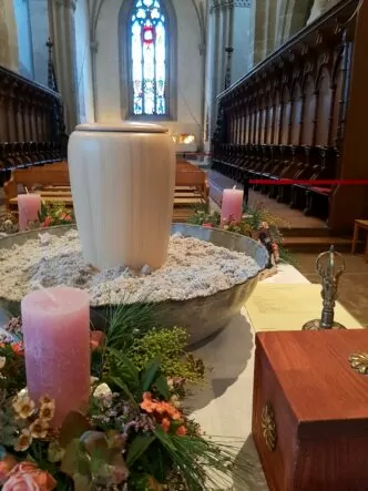 Nondenominational funeral ceremony in Switzerland with abbot Reding (zen monk)